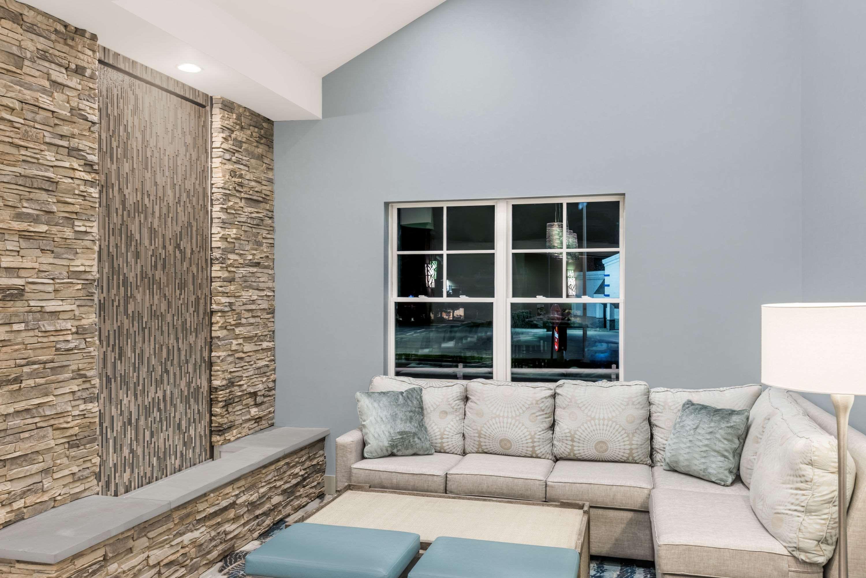 Howard Johnson By Wyndham Middletown Newport Area Экстерьер фото