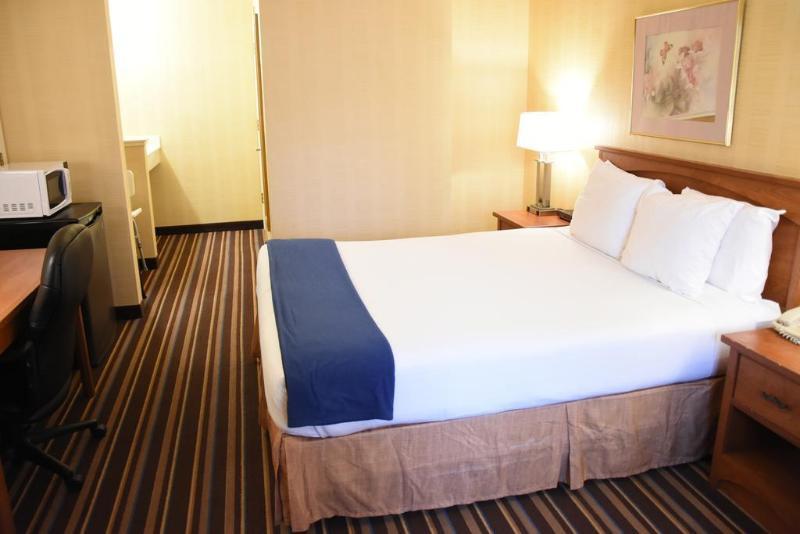 Howard Johnson By Wyndham Middletown Newport Area Экстерьер фото